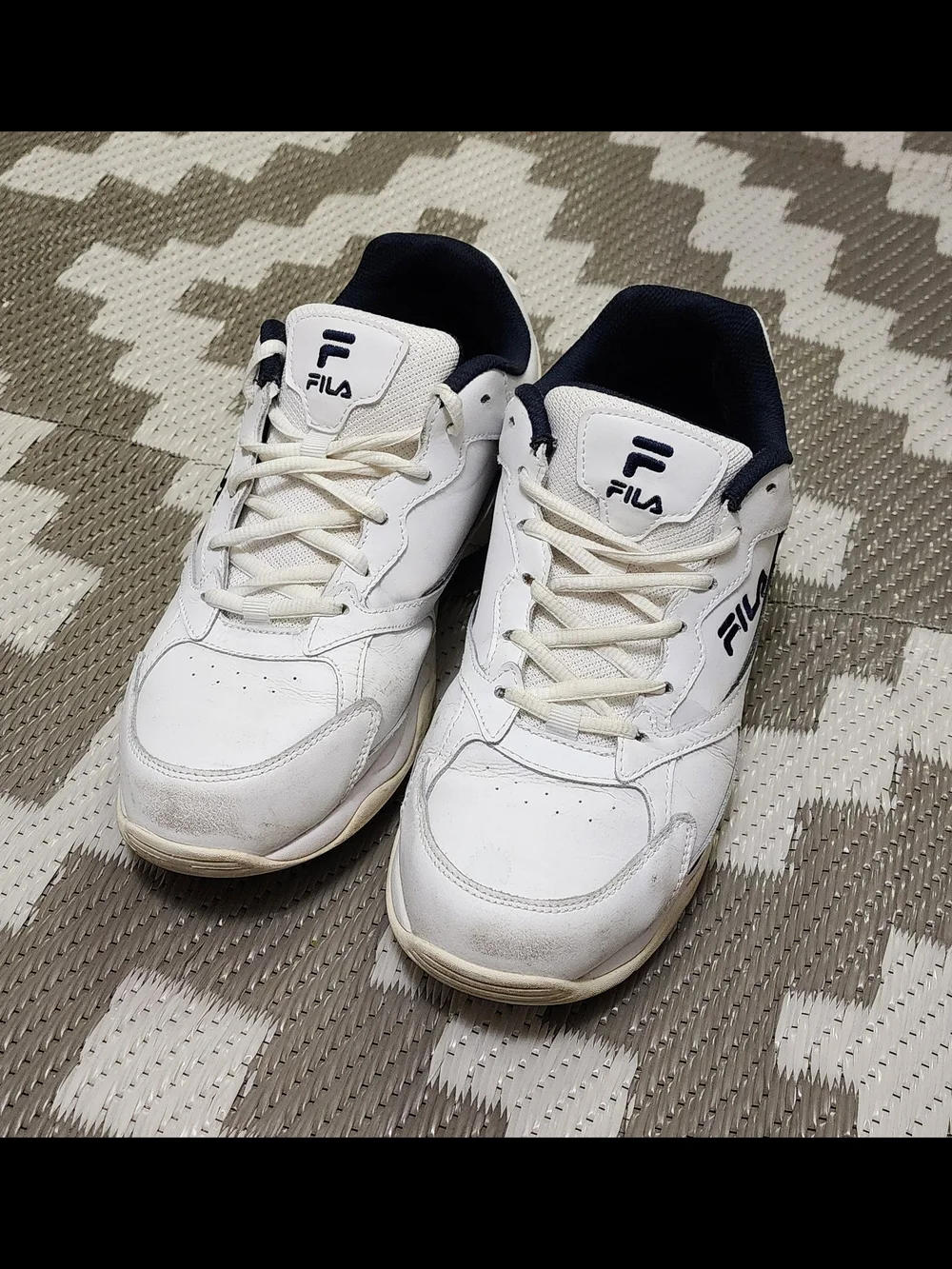 Fila Tri Runner Men's Sneakers – White/Navy – Size 9.5 US